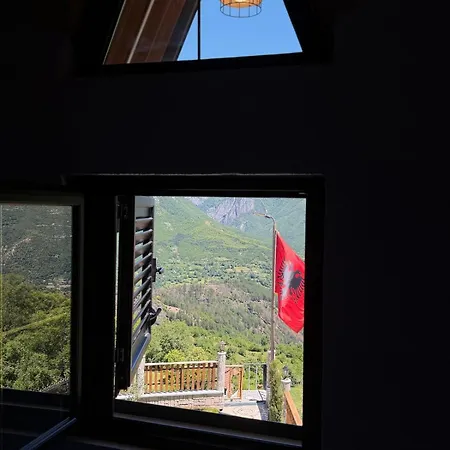 Bushati فيلة